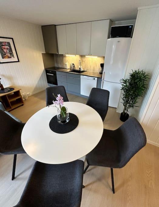 Moderne Sentral Leilighet Med 3 Soverom - Saltus 特罗姆瑟 外观 照片